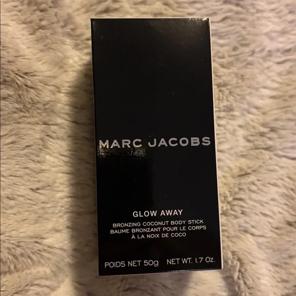 Marc Jacobs Glow Away Coconut Body Stick - Picture 2 of 8
